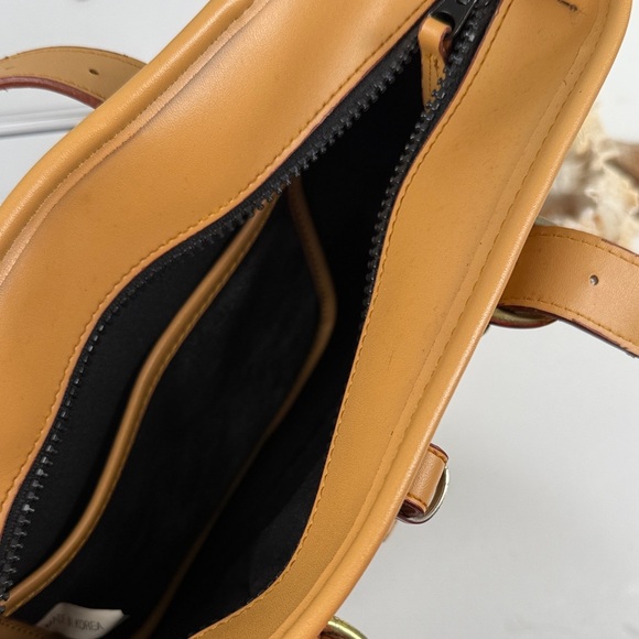 Vintage-Inspired Black Canvas & Tan Leather Structured Tote - Picture 3 of 6